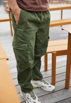 YOURTURN UNISEX - Pantaloni Cargo - Light Green -Sconto YOURTURN in Italia 049f16e902ad4834bba576ef57855fd0