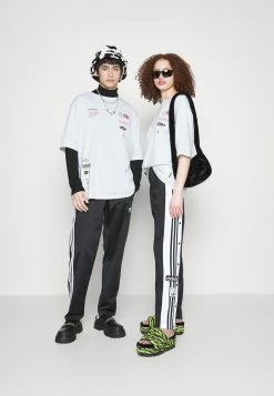 YOURTURN GRAPHIC TEE UNISEX - T-shirt Con Stampa - White -Sconto YOURTURN in Italia 13c7be687fb64e03af324658e98f30a5