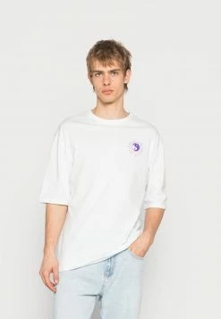 YOURTURN GOOD IN EVERYTHING GRAPHIC T-SHIRT UNISEX - T-shirt Con Stampa - White -Sconto YOURTURN in Italia 13efb718f6e744b5bcb2a242e066e8b1