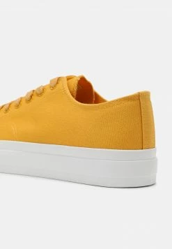 YOURTURN UNISEX - Sneakers Basse - Yellow -Sconto YOURTURN in Italia 1a653959a94e488f8fd60b96024c86ac