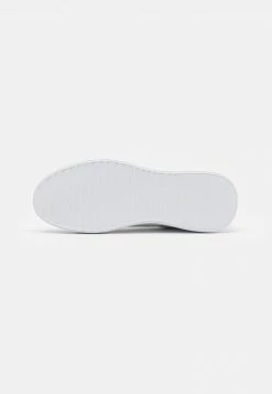 YOURTURN UNISEX - Sneakers Basse - White -Sconto YOURTURN in Italia 1ef898194b73451d8a1ba428594ca2b1