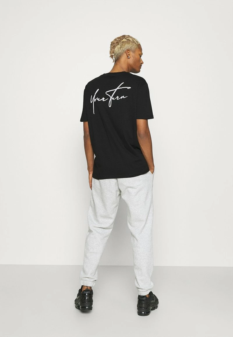 YOURTURN UNISEX - T-shirt Con Stampa - Black 5 YOURTURN UNISEX - T-shirt Con Stampa - Black - immagine 3