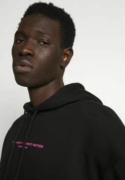 YOURTURN UNISEX - Felpa Con Cappuccio - Black -Sconto YOURTURN in Italia 2806d0d244944e92b2131f87bdedfa4b