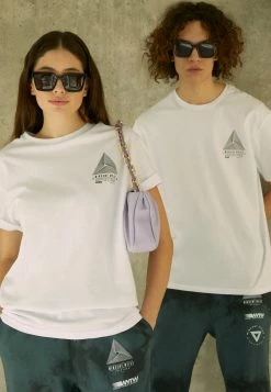 YOURTURN GRAPHIC TEE WINCENT WEISS UNISEX - T-shirt Con Stampa - White -Sconto YOURTURN in Italia 358ecc7e27554894a374959a4bc4f29a