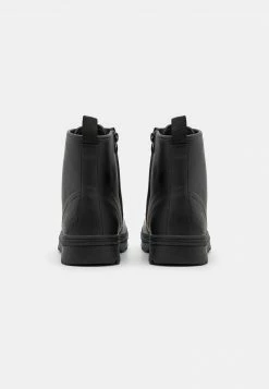 YOURTURN Uomo Stivaletti Stringati - Black -Sconto YOURTURN in Italia 39c3549b77404265a28c3e2167c0218e