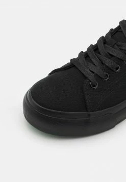 YOURTURN UNISEX - Sneakers Basse - Black -Sconto YOURTURN in Italia 3dadd7417f0b4be8a22d2441bfa20c08