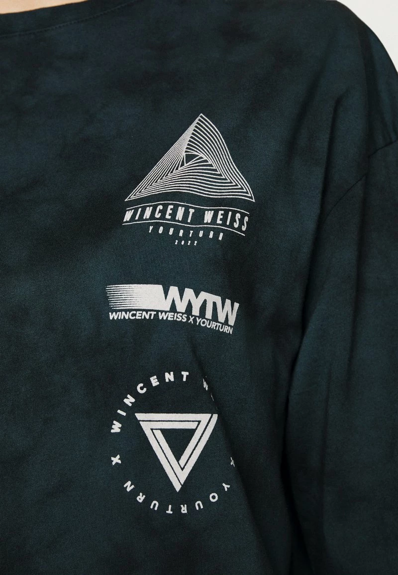 YOURTURN GRAPHIC TEE WINCENT WEISS UNISEX - T-shirt Con Stampa - Black 9 YOURTURN GRAPHIC TEE WINCENT WEISS UNISEX - T-shirt Con Stampa - Black - immagine 7