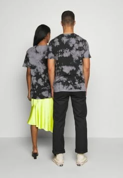 YOURTURN T-shirt Con Stampa - Black, Unisex -Sconto YOURTURN in Italia 3f0a590abb3c43d6ac8d6d2e641a9abf