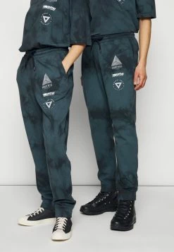 YOURTURN WINCENT WEISS UNISEX - Pantaloni Sportivi - Black 11 YOURTURN WINCENT WEISS UNISEX - Pantaloni Sportivi - Black -Sconto YOURTURN in Italia 3fd66f9c53654e0cb7e900af39037588