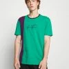 YOURTURN UNISEX - T-shirt Con Stampa - Purple/green -Sconto YOURTURN in Italia 451f78ab2bce495e9674491c60457f97