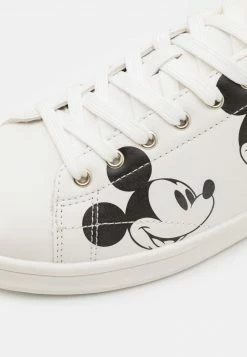 YOURTURN DISNEY UNISEX - Sneakers Basse - White -Sconto YOURTURN in Italia 5d2aee1e0ef54de298f7e2f076a35e05