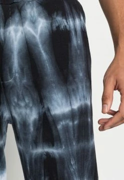 YOURTURN MONOCHROME TIE DYE JOGGER UNISEX - Pantaloni Sportivi - Black/off White 11 YOURTURN MONOCHROME TIE DYE JOGGER UNISEX - Pantaloni Sportivi - Black/off White -Sconto YOURTURN in Italia 654f19235f8945ed9a79618b7b3b59ae