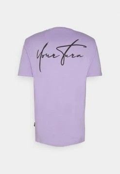 YOURTURN UNISEX - T-shirt Con Stampa - Purple 6 YOURTURN UNISEX - T-shirt Con Stampa - Purple -Sconto YOURTURN in Italia 67a70bf523c84730a854eb7c79204ab2