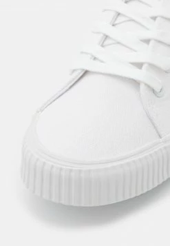 YOURTURN UNISEX - Sneakers Basse - White -Sconto YOURTURN in Italia 6bd43ffc5cbc44c1987f5c06b55f28df