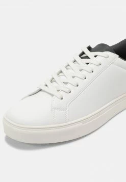 YOURTURN UNISEX - Sneakers Basse - White -Sconto YOURTURN in Italia 706f4e2bda414f0199113de141672fb9