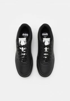 YOURTURN BATMAN UNISEX - Sneakers Basse - Black -Sconto YOURTURN in Italia 75eec86ef1c14902a6fe4d48ef5485d8