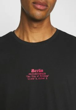 YOURTURN UNISEX - T-shirt Con Stampa - Black -Sconto YOURTURN in Italia 7a5fc2f7ebb64a38b5c1cd7b5a29e2e7