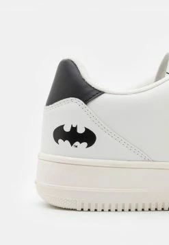 YOURTURN BATMAN UNISEX - Sneakers Basse - White -Sconto YOURTURN in Italia 9d2e86cc19ba484bb43562e56a754bf8