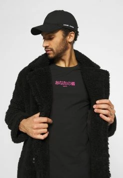 YOURTURN T-shirt Con Stampa - Black, Unisex -Sconto YOURTURN in Italia a4fed92319a342f1a04cd4fa6db7758e