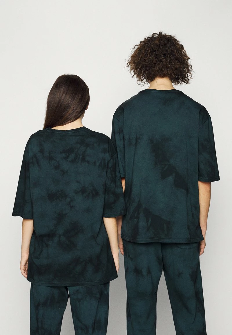 YOURTURN GRAPHIC TEE WINCENT WEISS UNISEX - T-shirt Con Stampa - Black 7 YOURTURN GRAPHIC TEE WINCENT WEISS UNISEX - T-shirt Con Stampa - Black - immagine 5