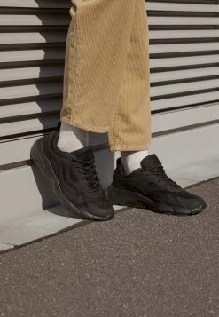 YOURTURN UNISEX - Sneakers Basse - Black 13 YOURTURN UNISEX - Sneakers Basse - Black -Sconto YOURTURN in Italia aa7dbcc0cf6f4d65a43628fd45dad484