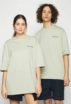 YOURTURN GRAPHIC TEE WINCENT WEISS UNISEX - T-shirt Con Stampa - Light Green 11 YOURTURN GRAPHIC TEE WINCENT WEISS UNISEX - T-shirt Con Stampa - Light Green -Sconto YOURTURN in Italia b82ad7f17cf4480baf78fb9ecd40aeb1
