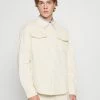 YOURTURN CORDUROY OVERSHIRT UNISEX - Giacca Leggera - Off-white -Sconto YOURTURN in Italia ba6c9d00f9be460f8aee9c602b055013