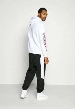 YOURTURN UNISEX - Felpa Con Cappuccio - White 10 YOURTURN UNISEX - Felpa Con Cappuccio - White -Sconto YOURTURN in Italia bce0817d65f946c88d7e6ff7140d1ef5