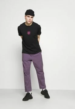 YOURTURN UNISEX - T-shirt Con Stampa - Black 10 YOURTURN UNISEX - T-shirt Con Stampa - Black -Sconto YOURTURN in Italia bf24cf34cd7a4546bdcb0e84616d4aea