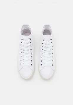 YOURTURN DISNEY UNISEX - Sneakers Alte - White -Sconto YOURTURN in Italia c1352bf6e6af4c128c869fae4a1dccce