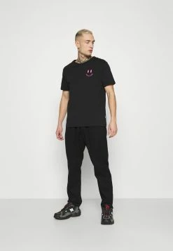 YOURTURN Unisex T-shirt Con Stampa - Black 9 YOURTURN Unisex T-shirt Con Stampa - Black -Sconto YOURTURN in Italia c59bd1dc13904455b4502e963db5e91d