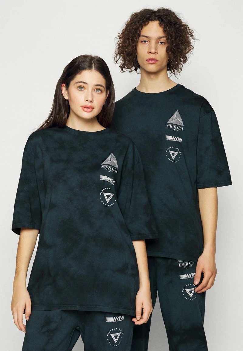 YOURTURN GRAPHIC TEE WINCENT WEISS UNISEX - T-shirt Con Stampa - Black 5 YOURTURN GRAPHIC TEE WINCENT WEISS UNISEX - T-shirt Con Stampa - Black - immagine 3