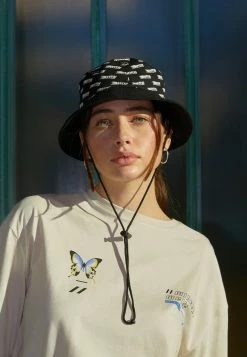 YOURTURN WINCENT WEISS UNISEX - Cappello - Black -Sconto YOURTURN in Italia cd0d2f0f82d6495bb81a9f6c5d29a68d