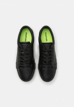 YOURTURN UNISEX - Sneakers Basse - Black -Sconto YOURTURN in Italia dfafd66f834f4ce88f3c7ea064a11b9f