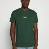 YOURTURN T-shirt Con Stampa - Dark Green, Unisex -Sconto YOURTURN in Italia e8ae3d18162042378c29f6a3278f2d6a