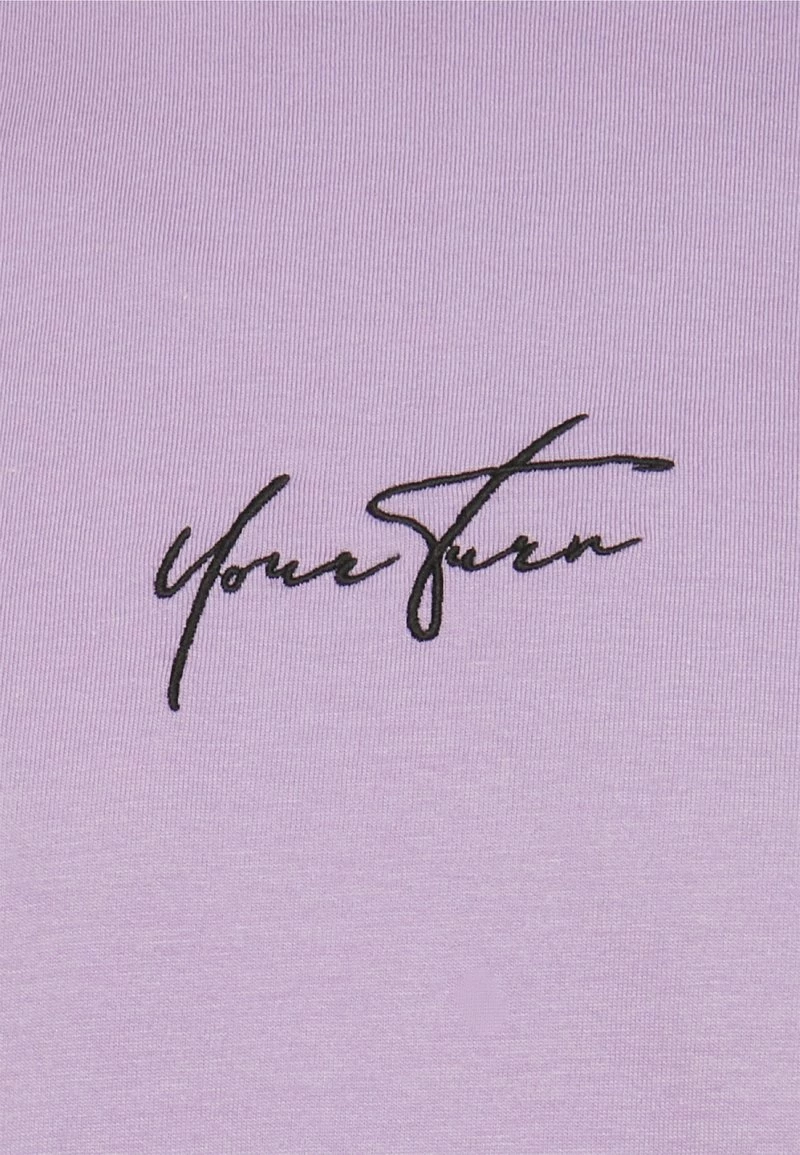 YOURTURN UNISEX - T-shirt Con Stampa - Lilac 5 YOURTURN UNISEX - T-shirt Con Stampa - Lilac - immagine 3
