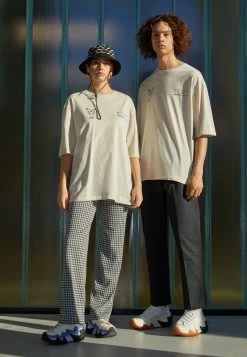 YOURTURN Unisex GRAPHIC TEE WINCENT WEISS BUTTERFLY TEE - T-shirt Con Stampa - Stone