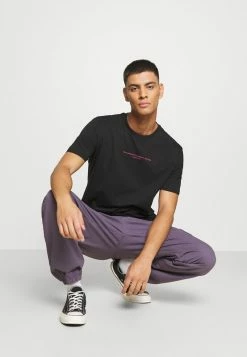 YOURTURN T-shirt Con Stampa - Black, Unisex 16 YOURTURN T-shirt Con Stampa - Black, Unisex -Sconto YOURTURN in Italia fc030e88067f46dc81fbab9fd3e332b0