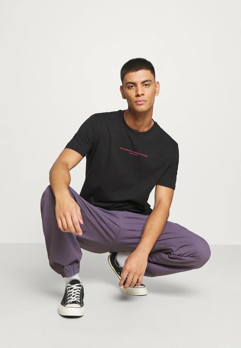 YOURTURN T-shirt Con Stampa - Black, Unisex 7 YOURTURN T-shirt Con Stampa - Black, Unisex - immagine 5